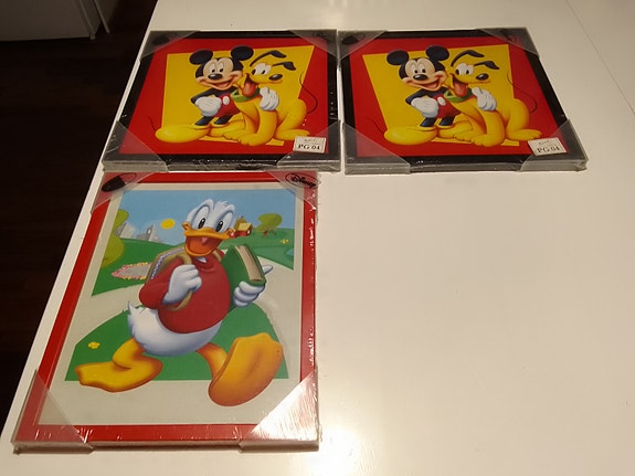 Taulut Disney 2kpl Mikki ja Pluto taulu lasilla. 1kpl Aku Ankka taulu.