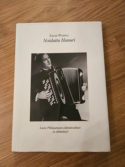 Noiduttu Hanuri, Lasse Pihlajamaa