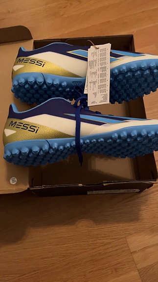Uudet Adidas Messi turf kengät koko 44