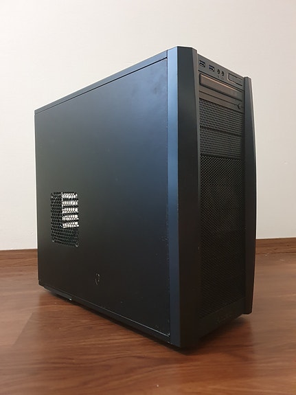 Kotelo ANTEC  ATX