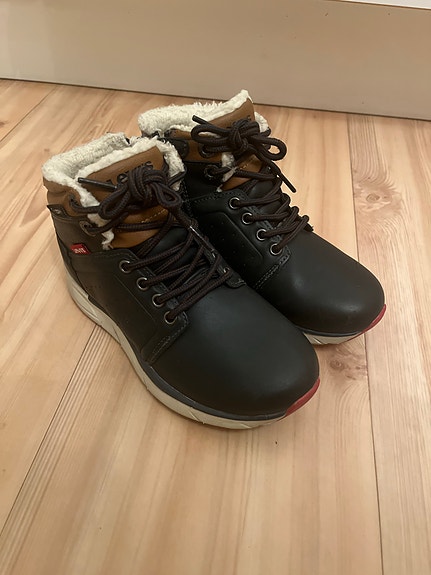 Levis talvi kengät 31
