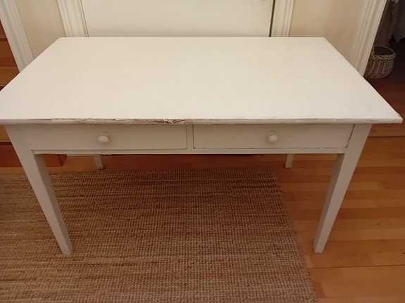 Vanha puinen pöytä, 2 vetolaatikkoa