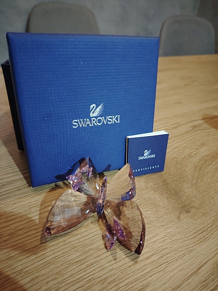 Myydään Swarovski kristalli perhonen