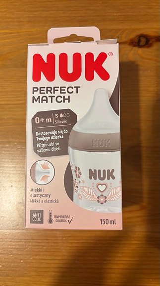 Uusi NUK Perfect Match Anti-Colic -tuttipullo 0+ lämpötilaindikaattorilla