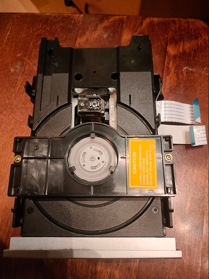 DVD-soittimen kelkka.