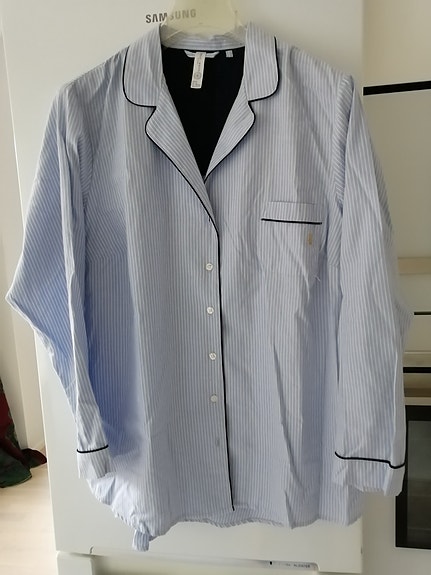 Naisten pyjama