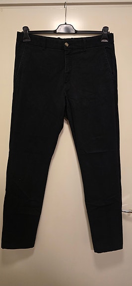 H&M Slim fit housut – Musta | Koko 34