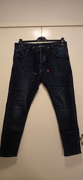 Integpal Jeans Blue 8018 in a slim fit.