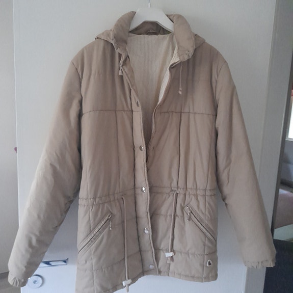 Luhta toppatakki beige  koko 40