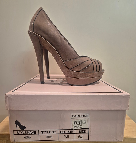 Friis&Co upeat Peep toe korkokengät koko 37