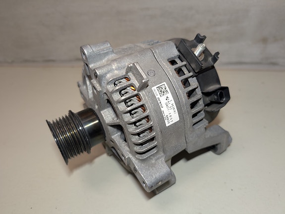 BMW OEM laturi 8634167
