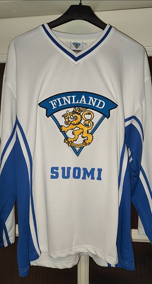 Uusi Leijonat fanipaita M
