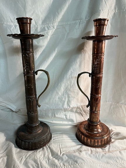 2 kuparista kynttilänjalkaa 42 cm