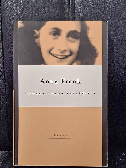 Myydään Anne Frank Nuoren tytön päiväkirja -kirja