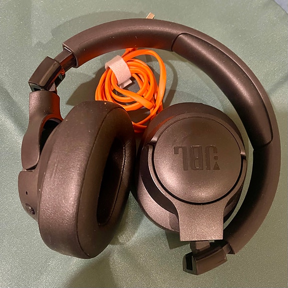 JBL kuulokkeet