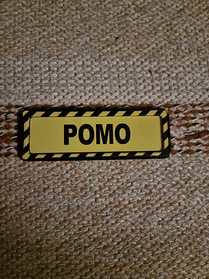 Pieni tarjotin logolla