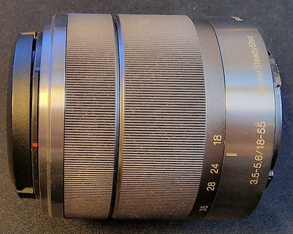 Sony 18-55mm f/3.5-5.6 objektiivi
