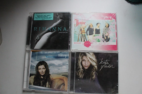 Rihanna Irina Katri Ylander Jane cd:t