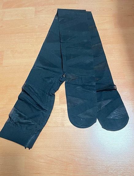 Mustat kuviolliset sukkahousut