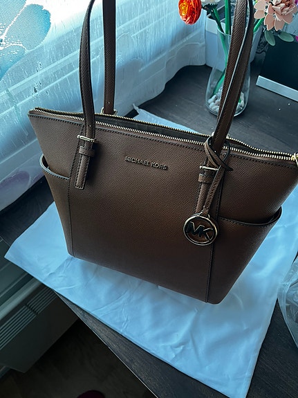 Michael Kors Jet Set Item tote