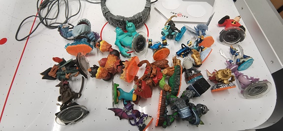 Product image 1 of 2