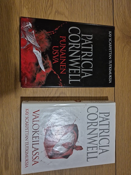 Patricia Cornwell Punainen Usva ja Valokeilassa