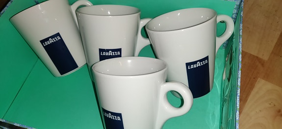 LavAzZa isot kahvikupit (virheettömiä)