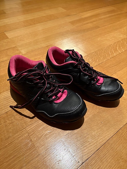 Hummel sisäpelikengät. Koko 34.