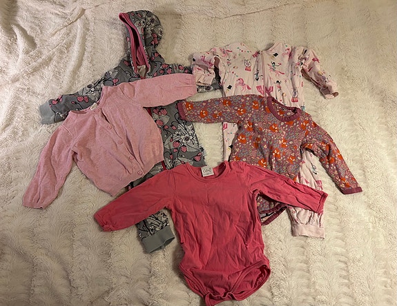 Vaatepaketti: PaaPii haalari, KappAhl pyjama jne. 74-80 cm