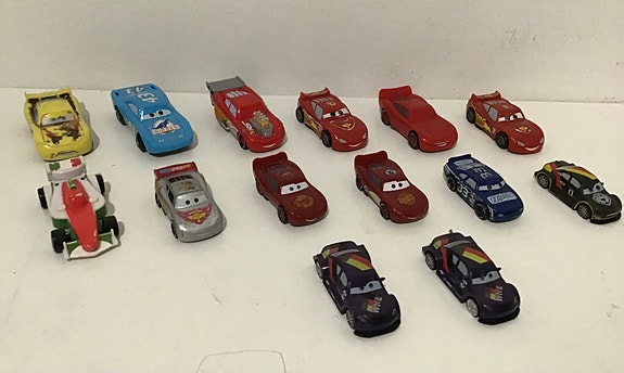 Muovisia Disney Pixar Cars Autoja, 1 euro / kpl