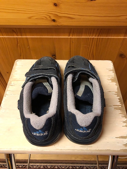 Adidas lasten lenkkarit koko 28