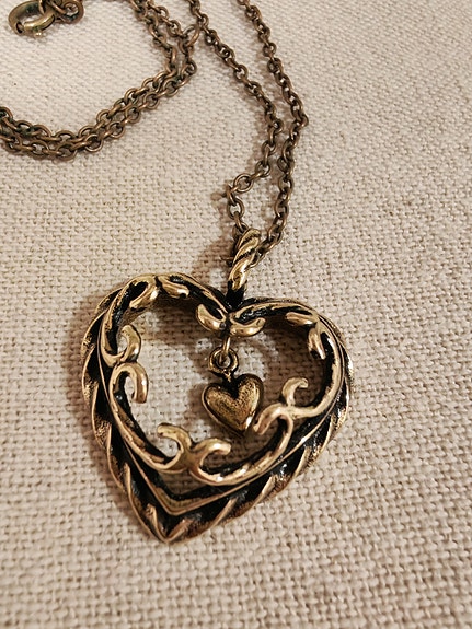 Kalevala Talon sydän riipus