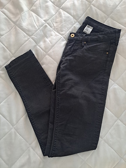H&M mustat kapeat farkut 28/32