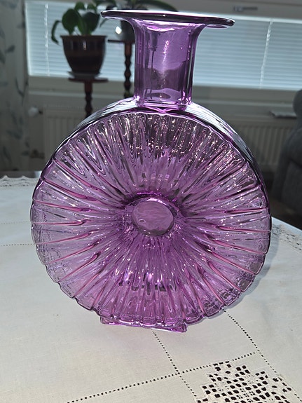 Helena Tynell Aurinkopullo lasipullo violetti