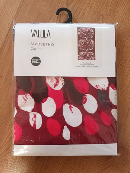 Vallila punainen Aronia verho, kaksi kappaletta