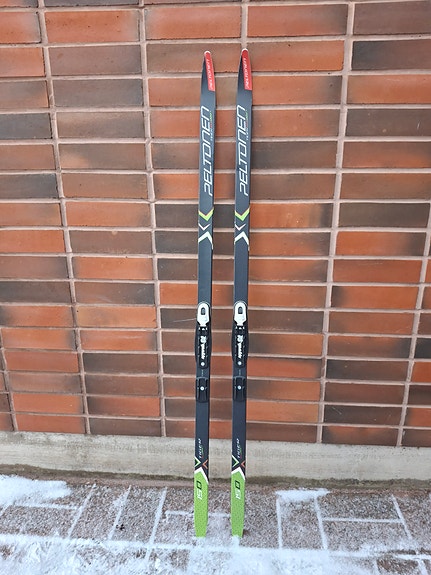 Suksisetti 150cm ja monot 37