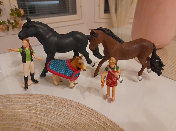 Schleich paketti