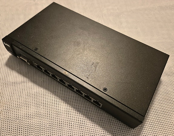 ZyXEL ES-2108, 8-porttinen hallittava Ethernet-kytkin