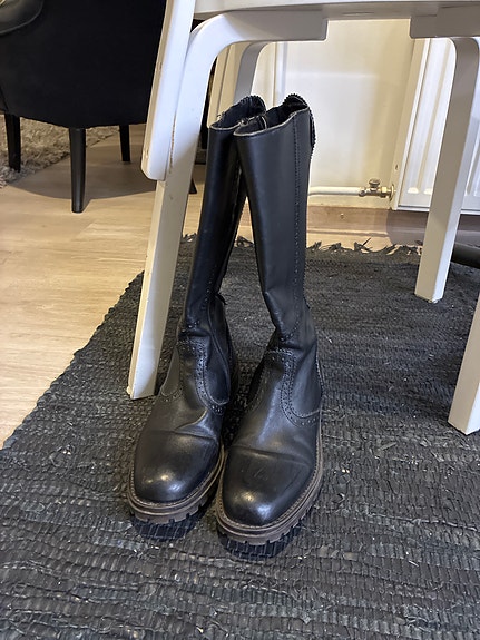 Dami mustat nahka kengät / saappaat / talvikengät, koko 37