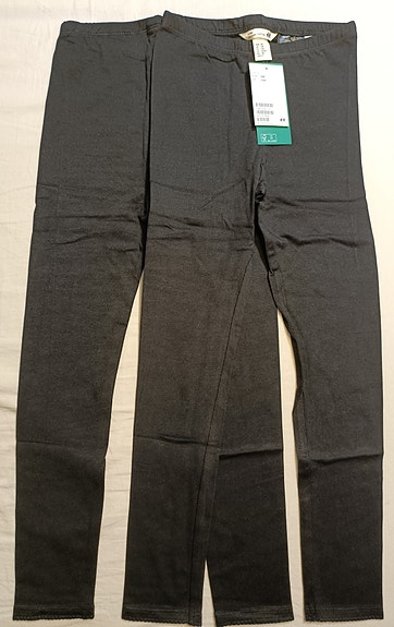 Uudet 2 kpl leggingsit 128 cm