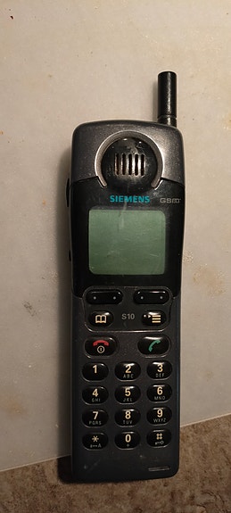 Siemens S10 Ensimmäisiä väri puhelimia Retro
