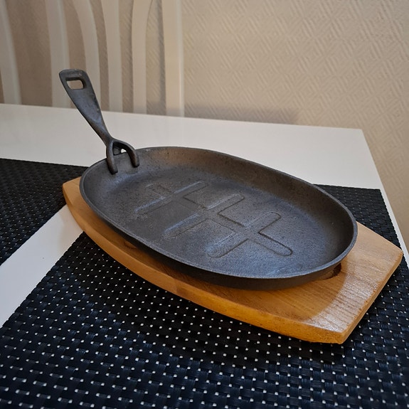 Paistinpannu/Parilalautanen valurauta