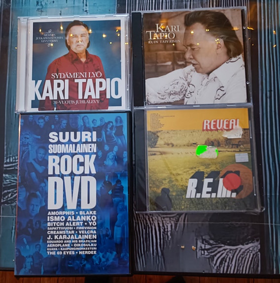 CD Levyt + DvD