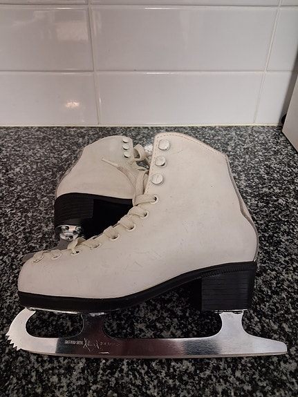 Taitoluistimet Risport Star koko 30
