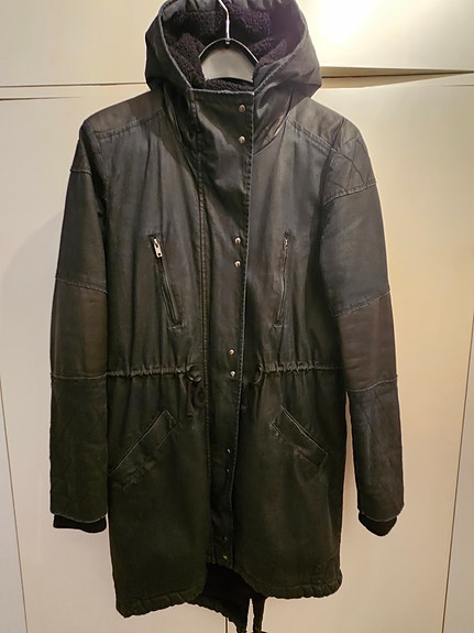 YAS musta parka