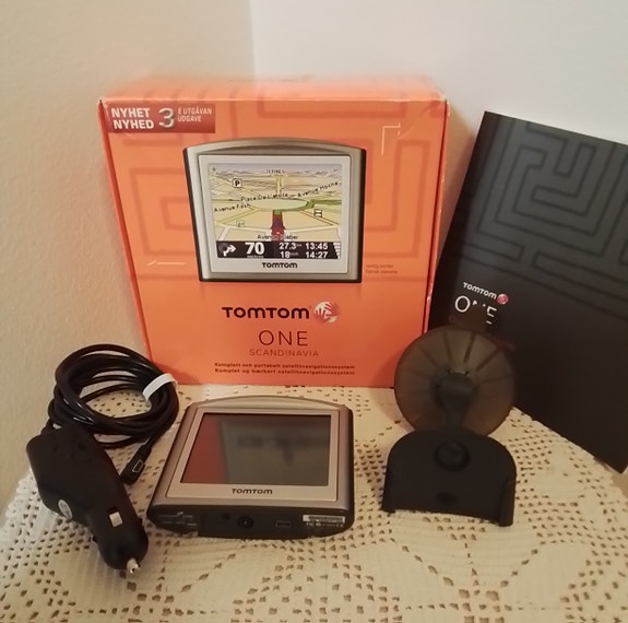 TOM TOM  ONE Navigaattori