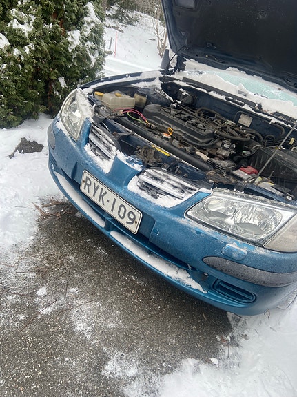 Nissan almera n16 etupuskuri