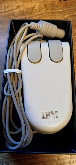 Klassinen IBM-hiiri