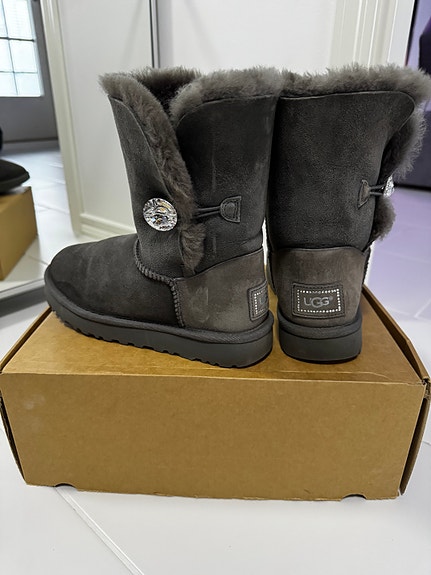 UGG Classic Short Bailey Button Bling -talvikengät, koko 38