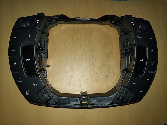 Citroën C5 (v. 2009-2016) / Ratin monitoimipaneeli